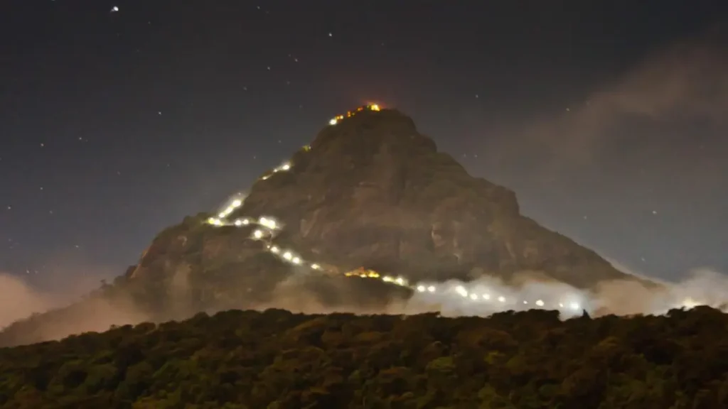 قله آدمز پیک سریلانکا